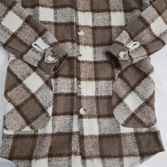 RDI Notch Collar Plaid Tail Hem Shirt Jacket – NWT - Picture 9 of 10